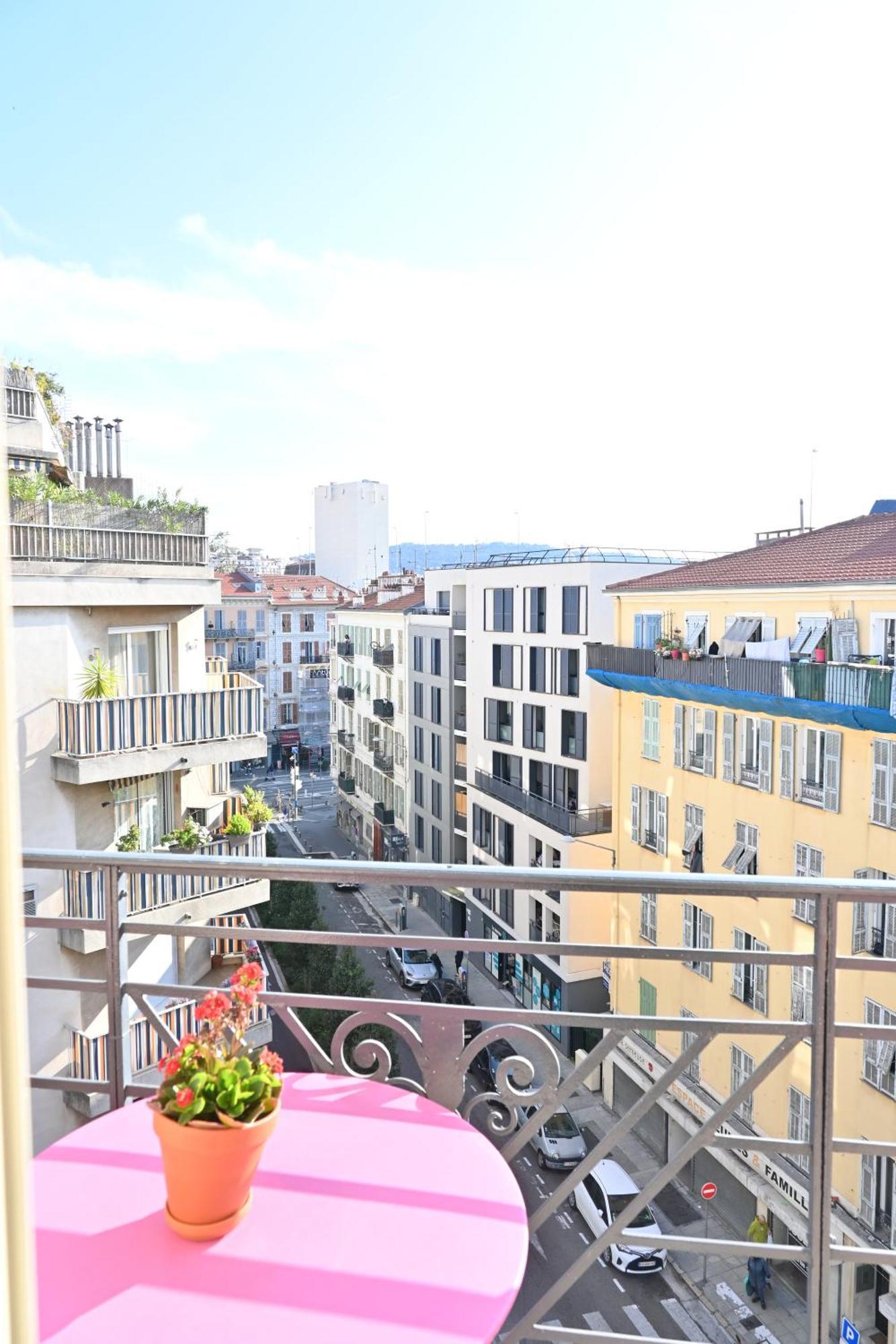 Gare Apartamento Niza